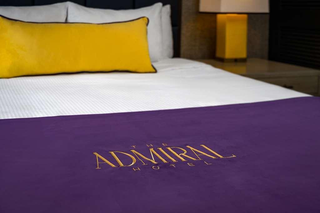 Hotel The Admiral Mobile Habitación foto